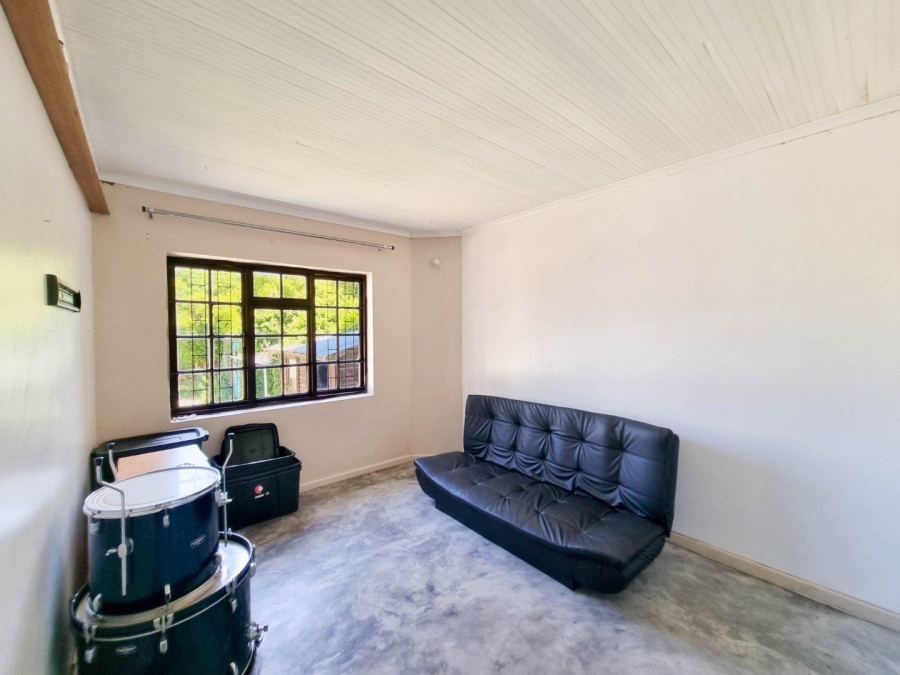 4 Bedroom Property for Sale in Sandbaai Western Cape